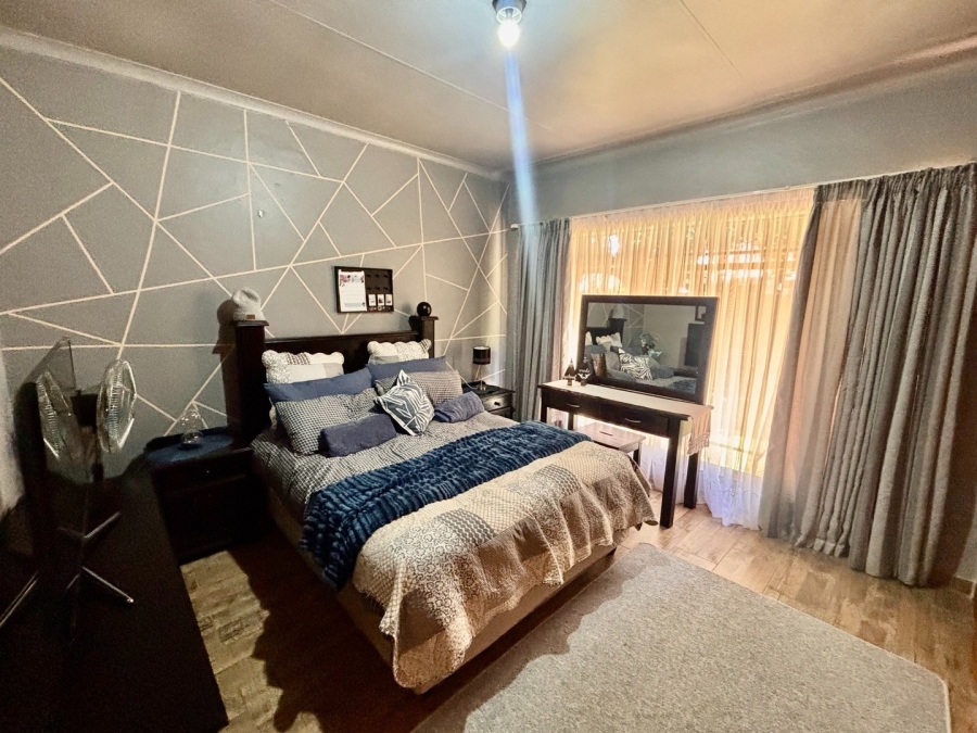 4 Bedroom Property for Sale in La Hoff North West